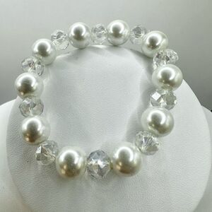 Faux pearl and crystal stretchy beaded bracelet
